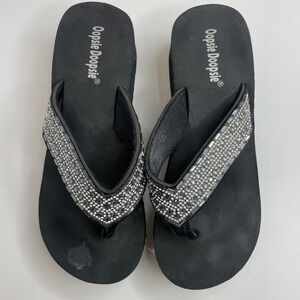 Oopsie Doopsie Womens Black Rhinestone Platform Flip Flops Sandals Size 6 Y2K